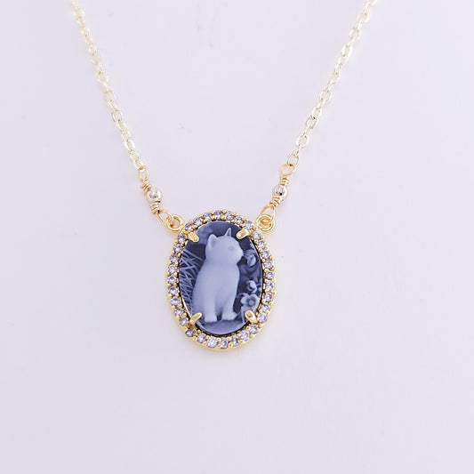 Resin cameo necklace-brass 10x14mm