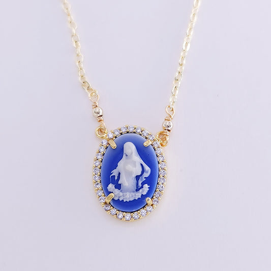 Resin cameo necklace-brass 10 x 14mm