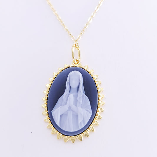 Resin cameo necklace-brass 18x25mm