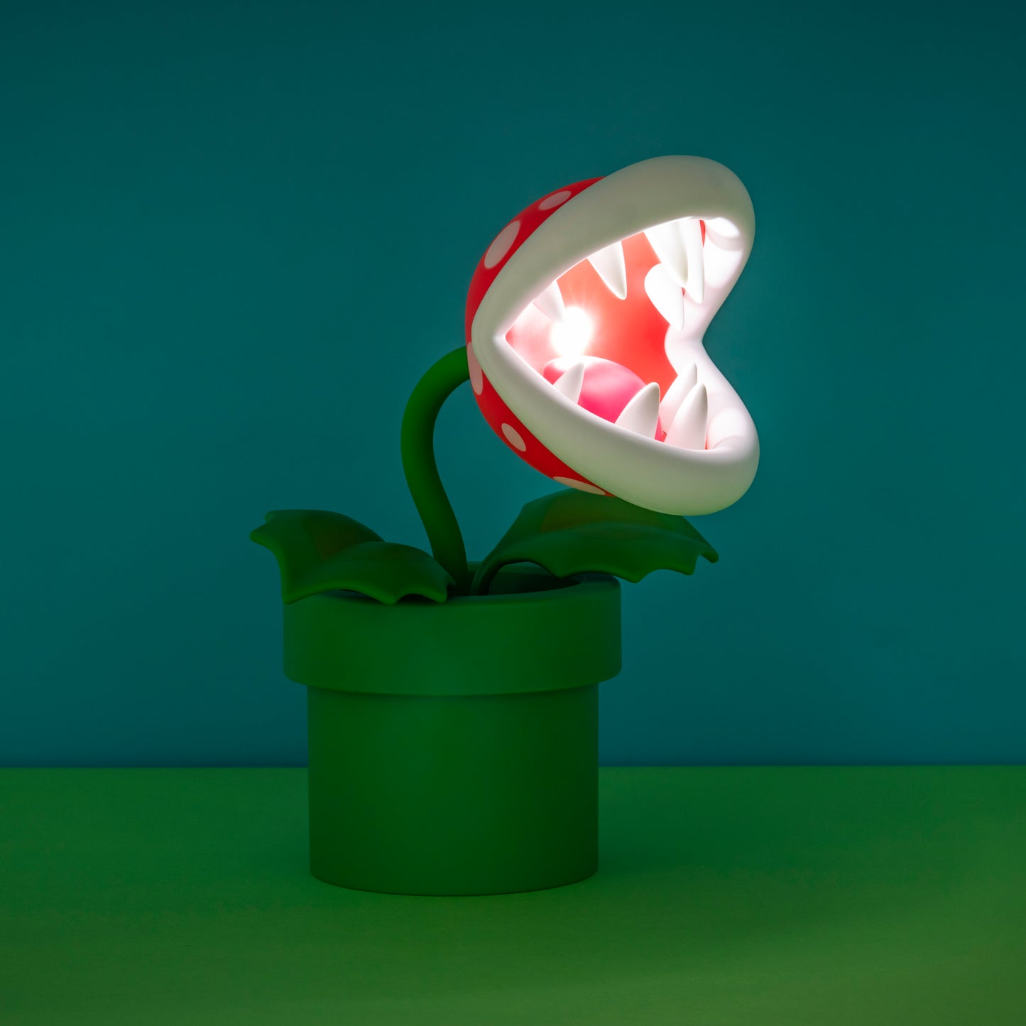 Piranha Plant Posable Lamp