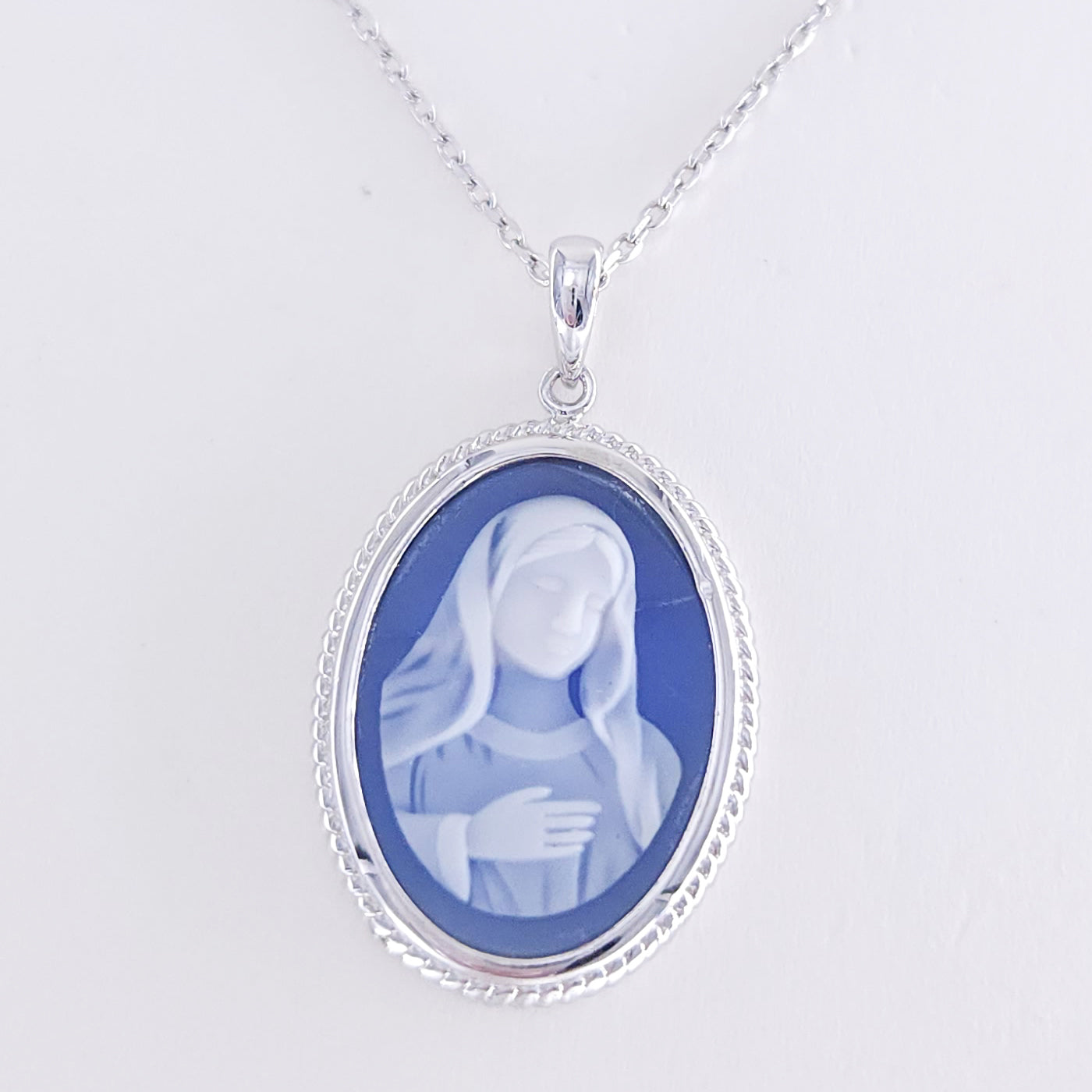 18x25 mm blue agate pendant w/chain